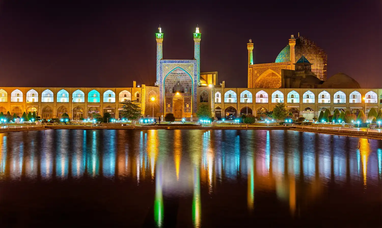 نمایی از مسجد امام در اصفهان - ایران